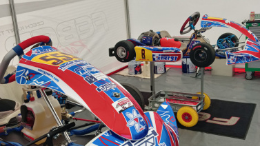 Mistrovství v ČR v kartingu s AUTO UH a ŠKODOU