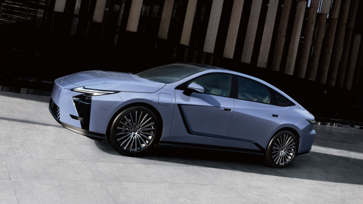 Nový Lexus ES posouvá styl, luxus a kultivovanost sedanu na vyšší úroveň